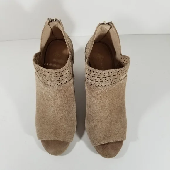 Antonio Melani Booties Women’s 8.5 B Suede Peep Toe Cut Out Ankle Boots Back Zip - Picture 3 of 6